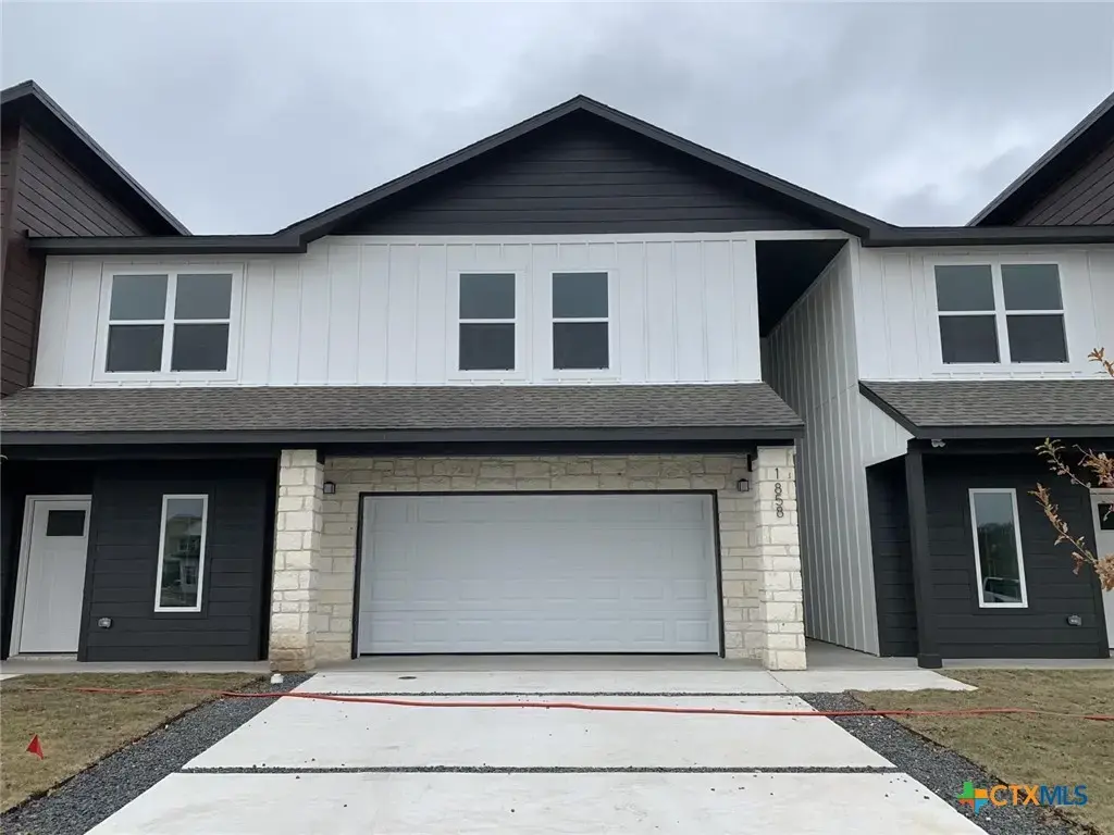 1858 Royal Loop, Belton