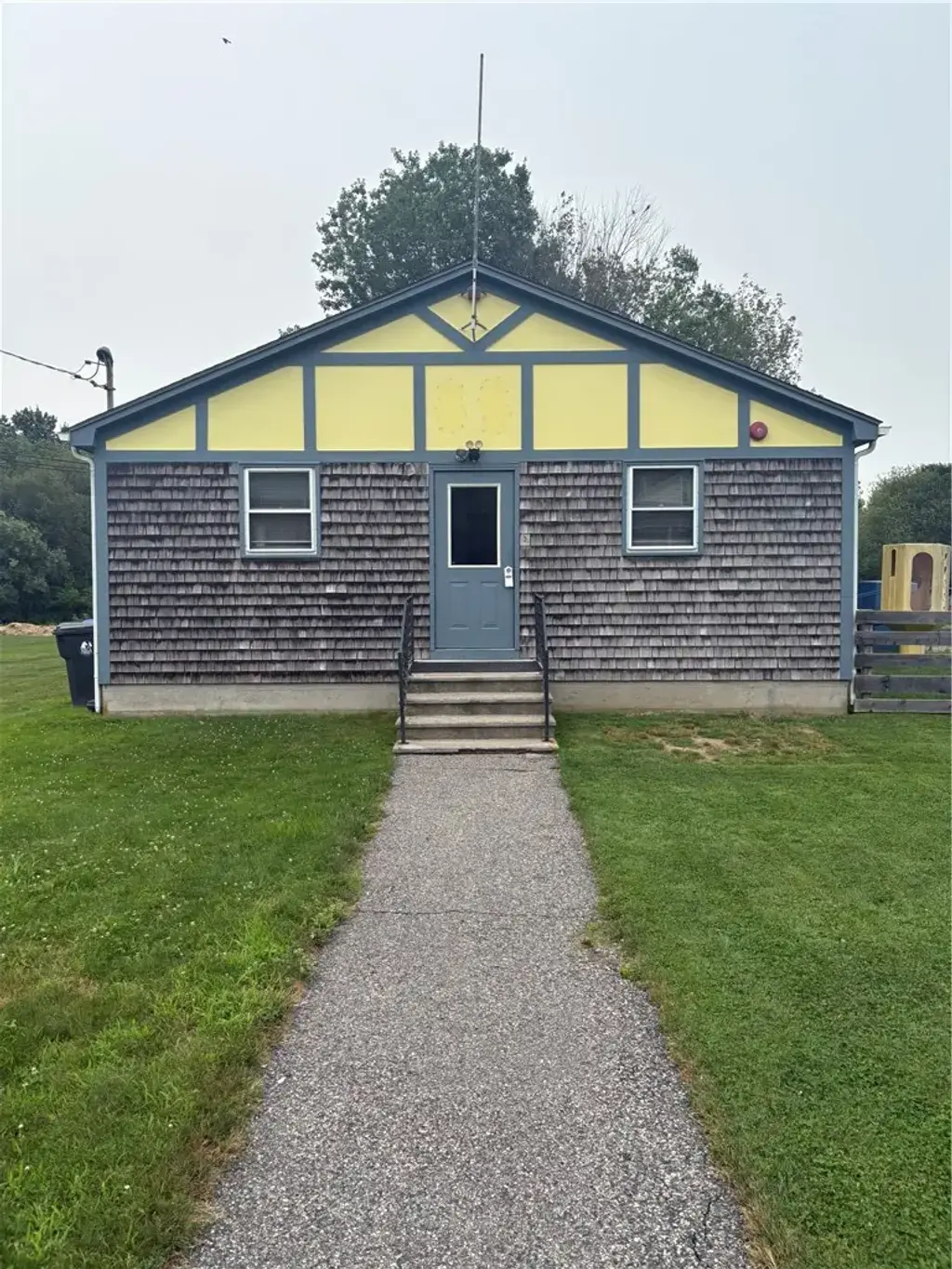 210 Metacom Ave, Warren