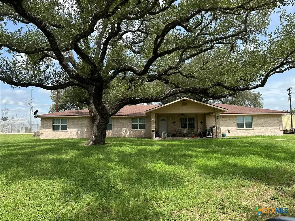 1160 Fm 1447, Cuero