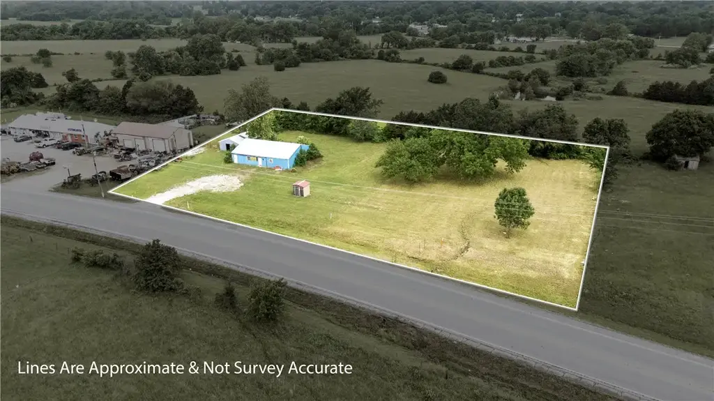 26095 State Hwy 37, Seligman