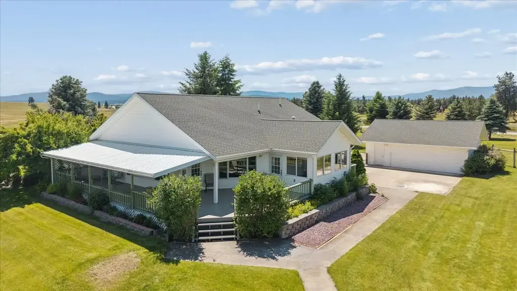 23 Dancing Prairie Lane, Eureka