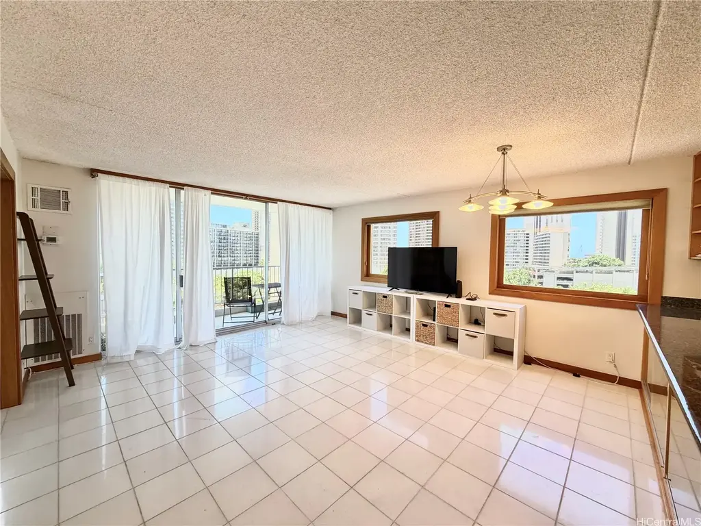 400 Hobron Lane # 901, Honolulu