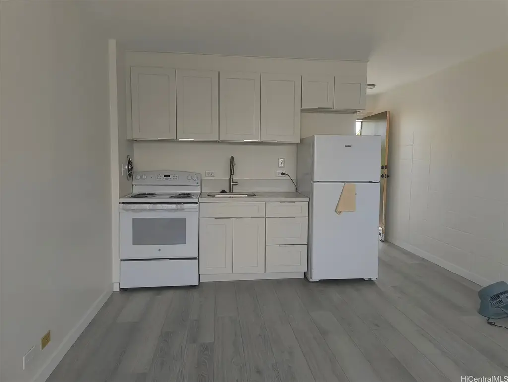 711 Kamuela Avenue, Honolulu
