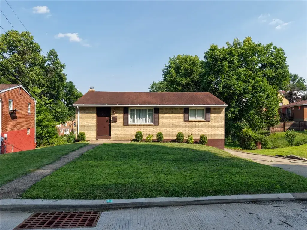 110 Clearfield Place , Sheraden