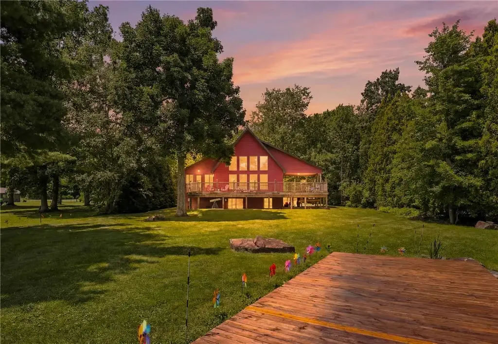 900 Lake Shore Road, Lake Stonycreek