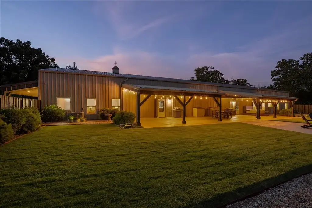 13817 N Mount Olive Road, Gravette