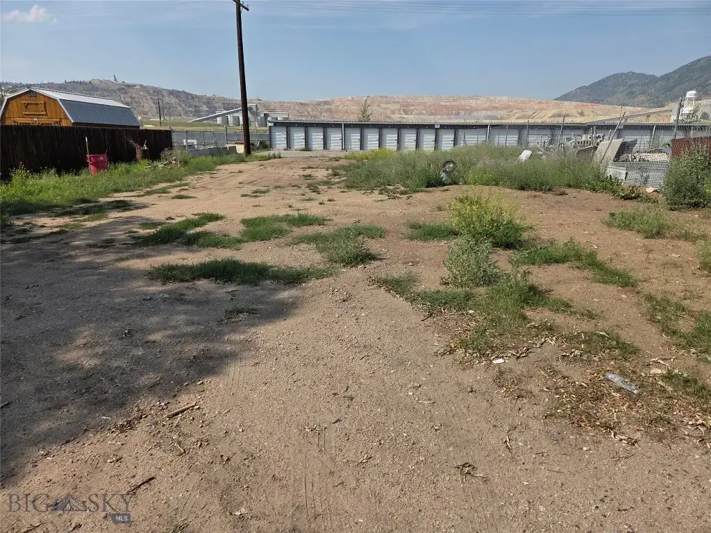 Tbd Pine, Butte