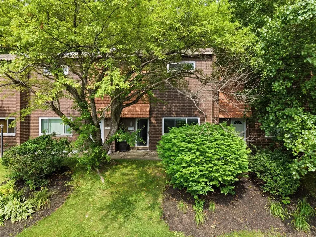 130 Rivermont Court , Harmar