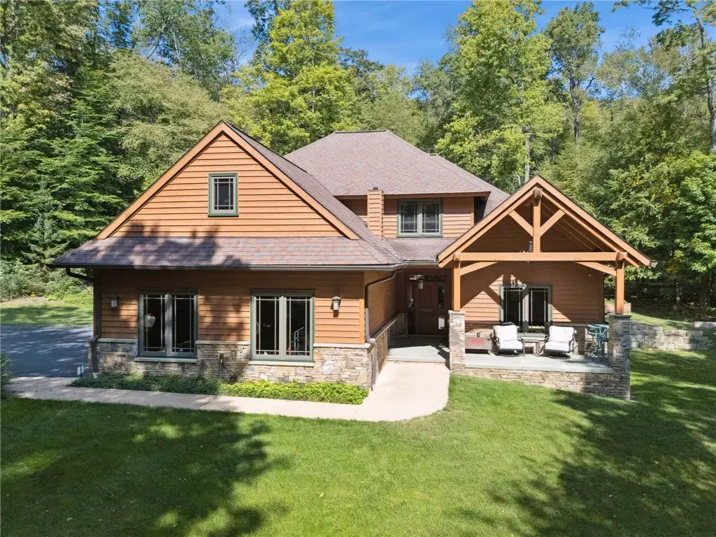 302 Pheasant Run Lane, Seven Springs Resort