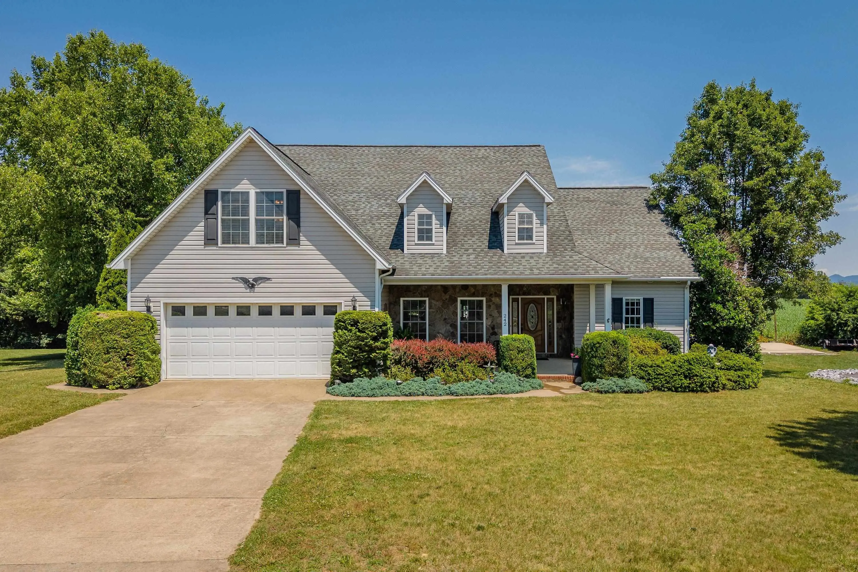 242 Kensington Dr, Elkton