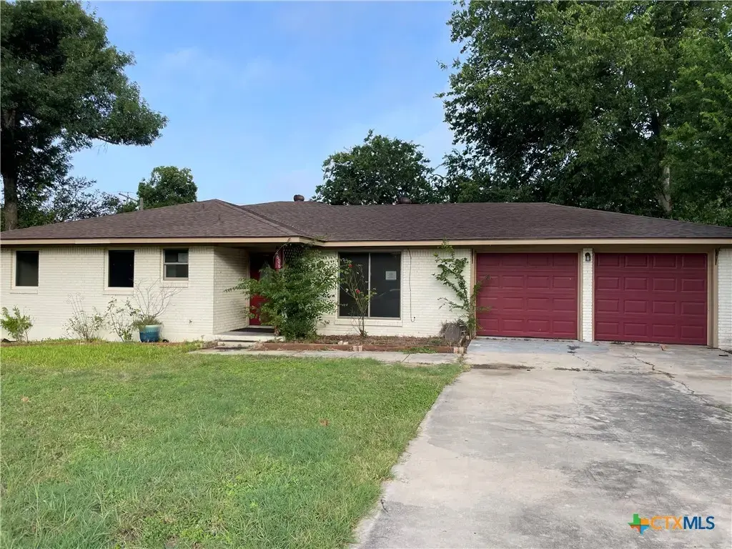 2606 Blue Jay Drive, Temple