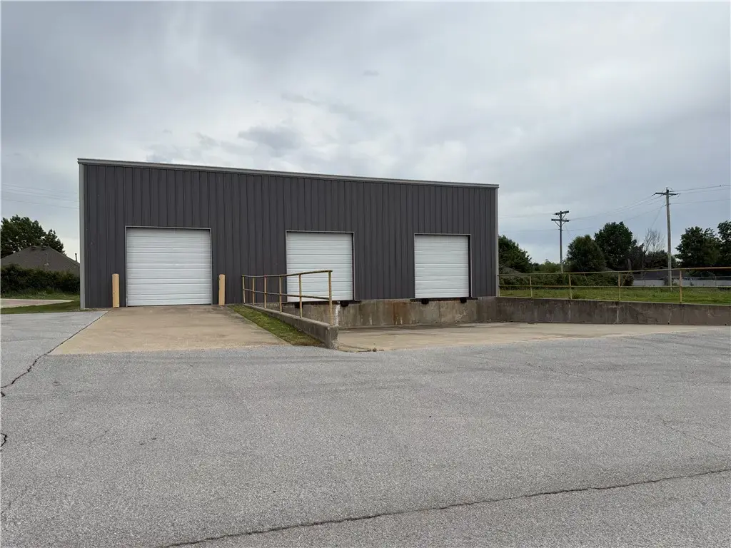 510 Post Road C, Rogers