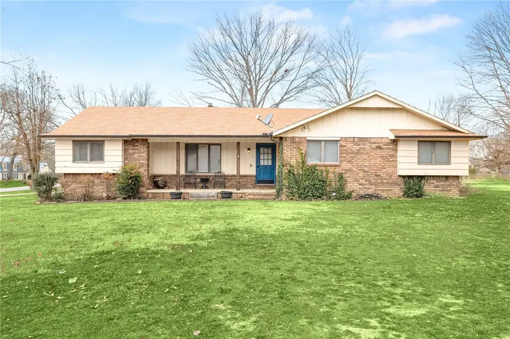 11680 Amy Avenue, Rogers