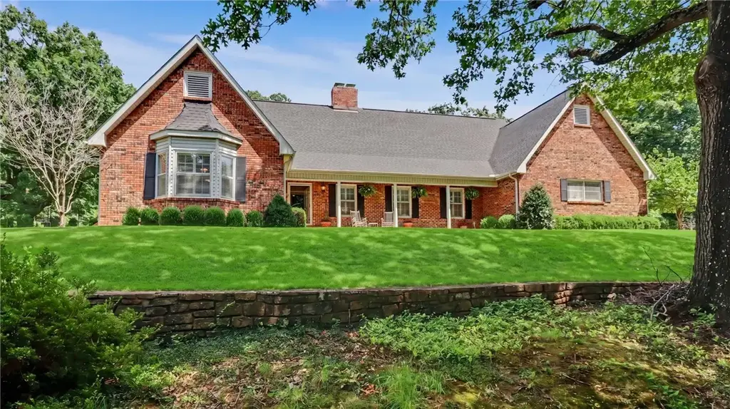1134 N Crossover Road, Fayetteville