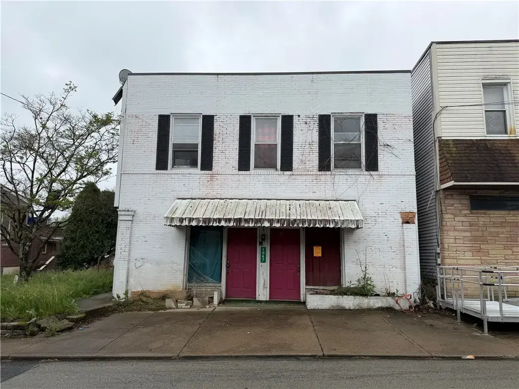 1047 Main Street, Republic