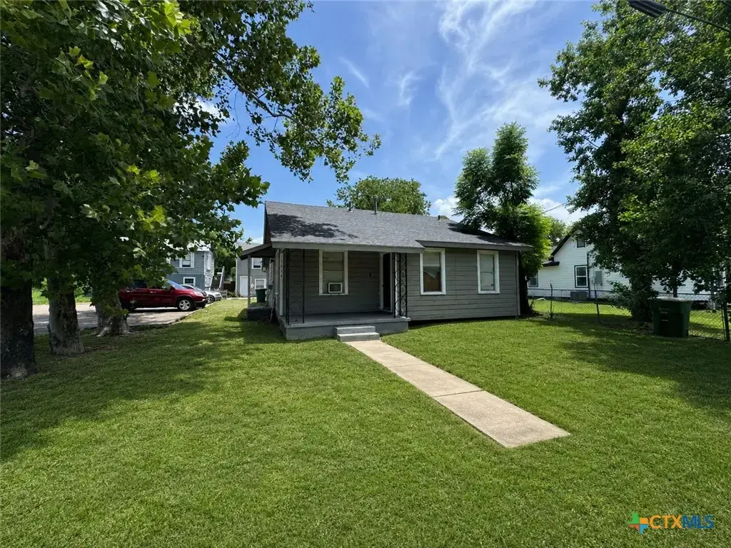 1314 E Power Avenue, Victoria