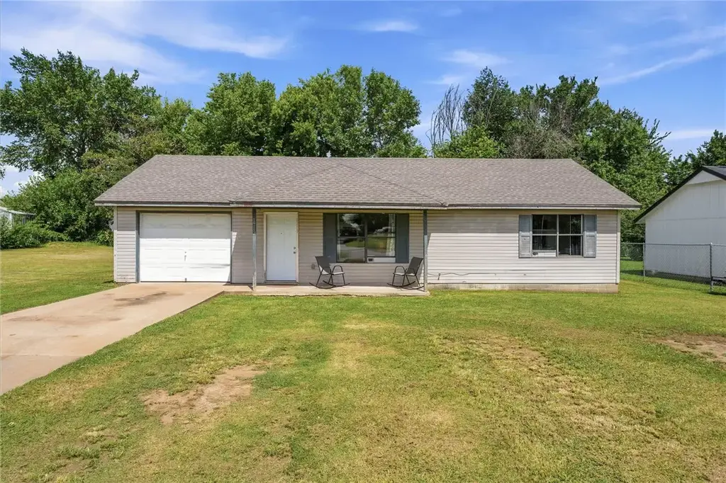 1713 N Inglewood Street, Siloam Springs