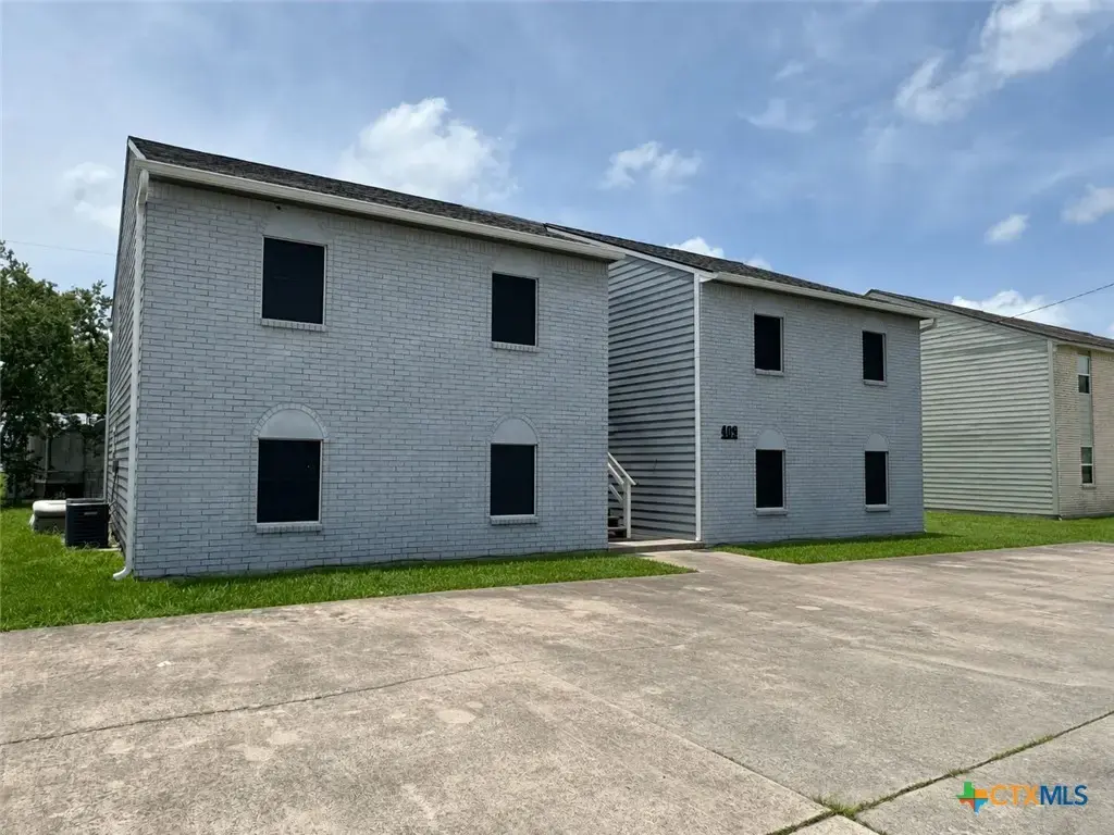 409 S Bauer Drive, Port Lavaca
