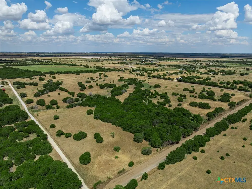 422 County Road 340, McGregor
