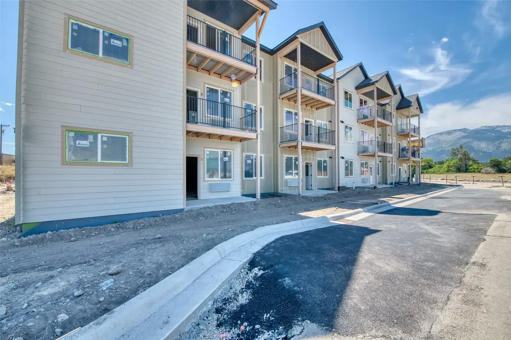 159 Canyon Falls Way 103, Hamilton