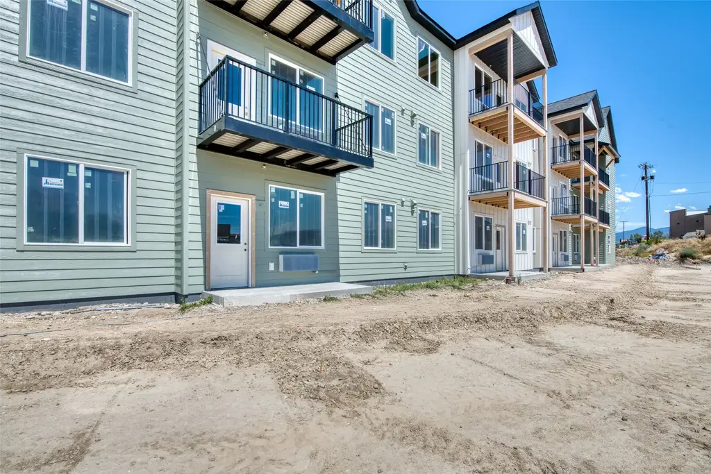 159 Canyon Falls Way 104, Hamilton