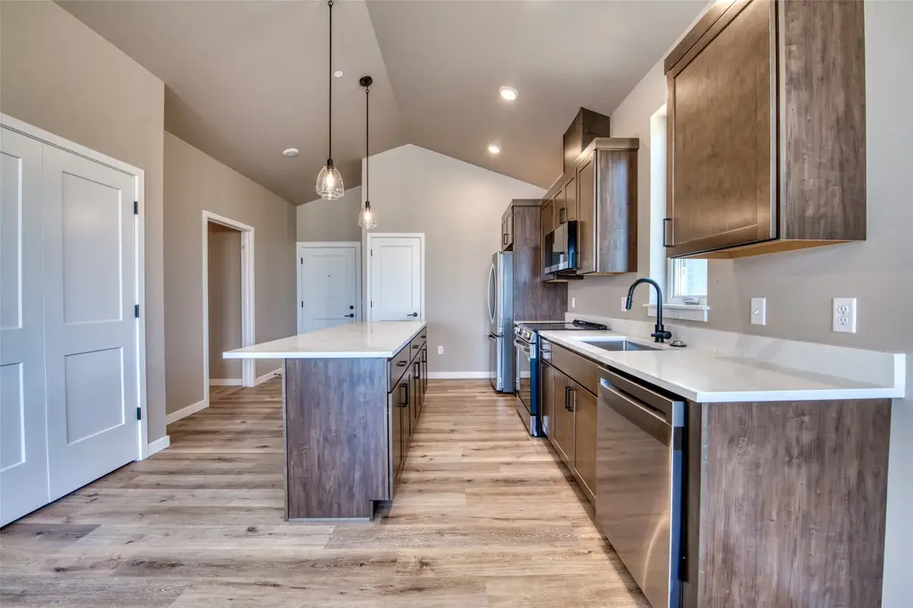 159 Canyon Falls Way 105, Hamilton