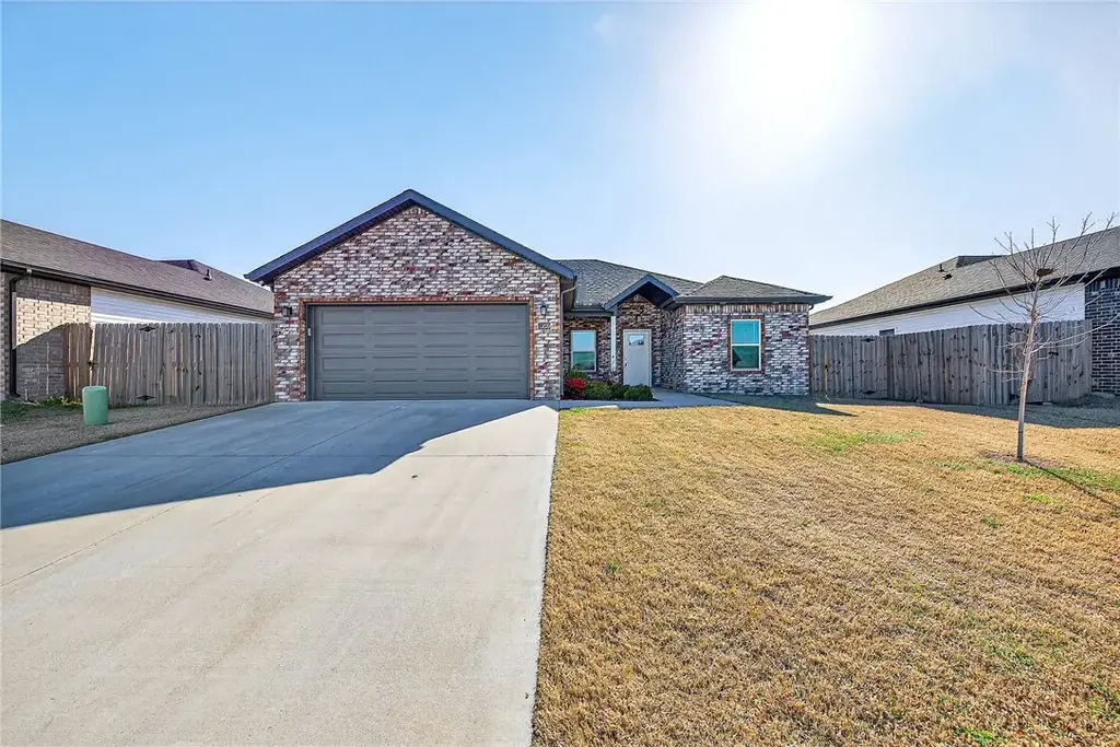 1220 Moonrise Street, Bentonville