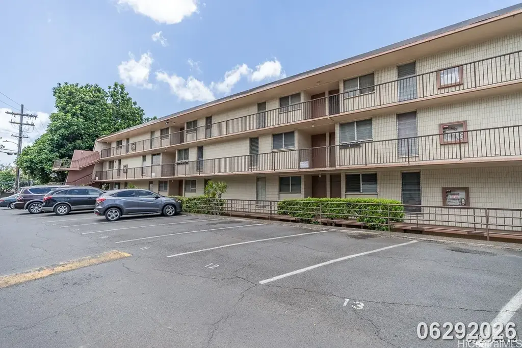 98-731 Moanalua Loop # 330, Aiea