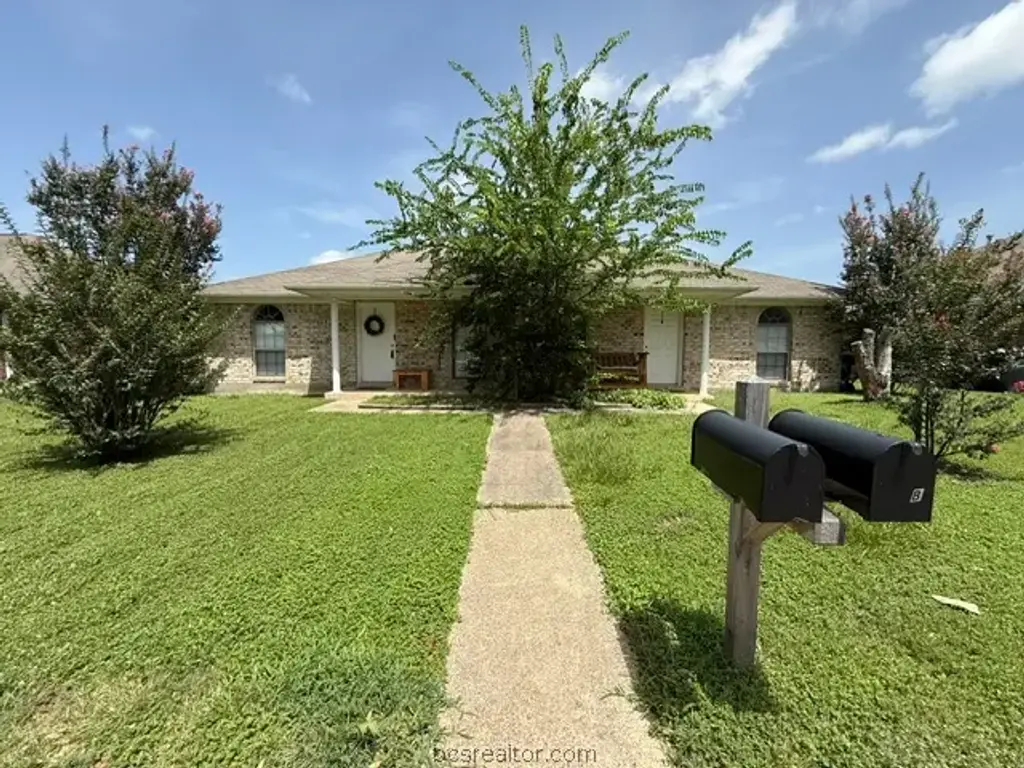 903 Azalea Court A, College Station