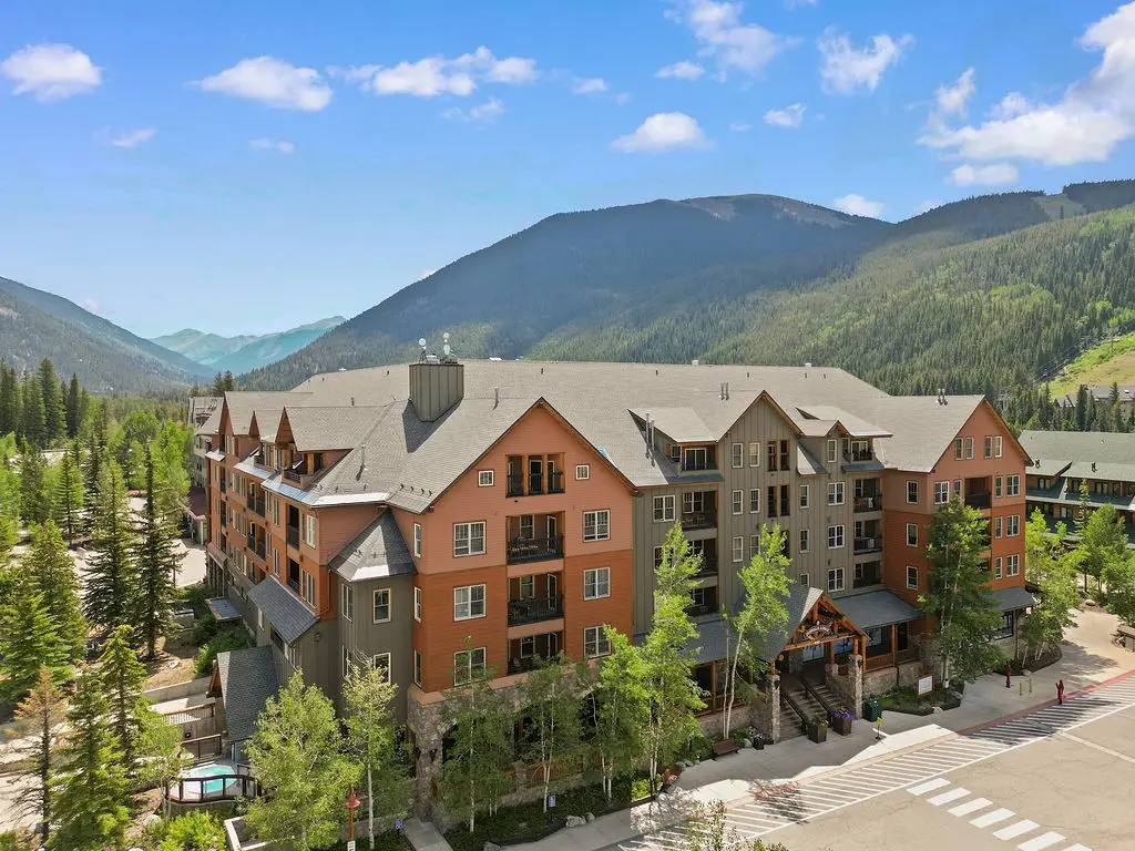 100 Dercum Square 8421, Keystone