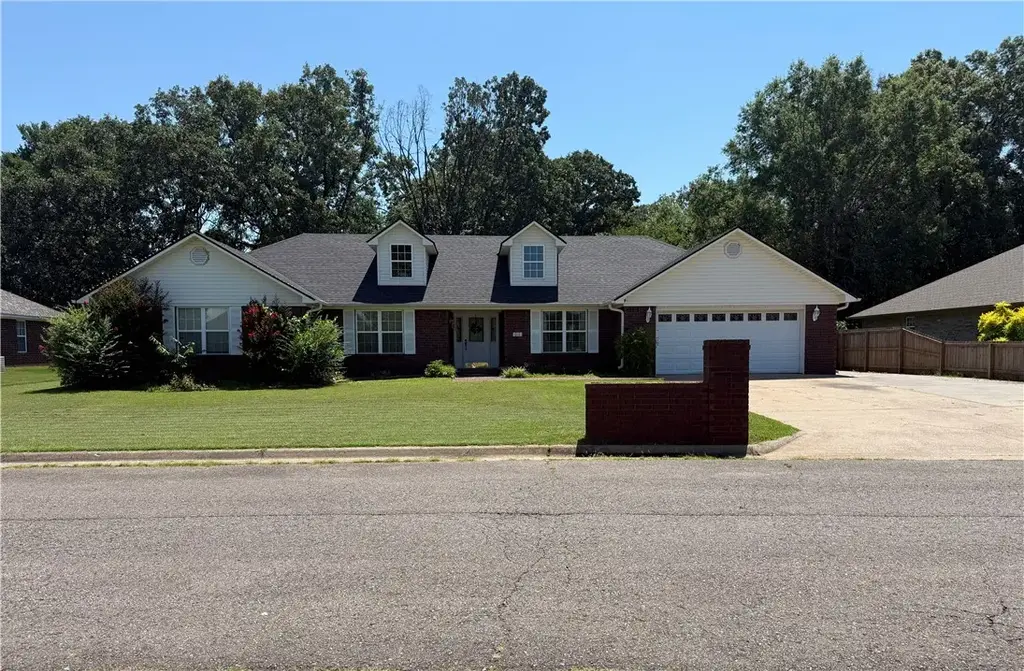 300 Cherokee Lane, Clarksville