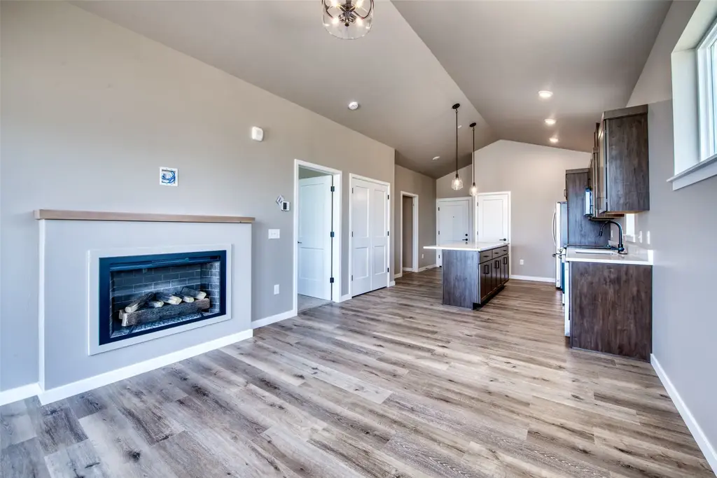 159 Canyon Falls Way 201, Hamilton