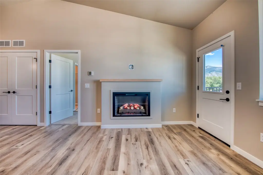 159 Canyon Falls Way 207, Hamilton