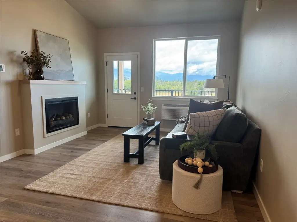 159 Canyon Falls Way 303, Hamilton