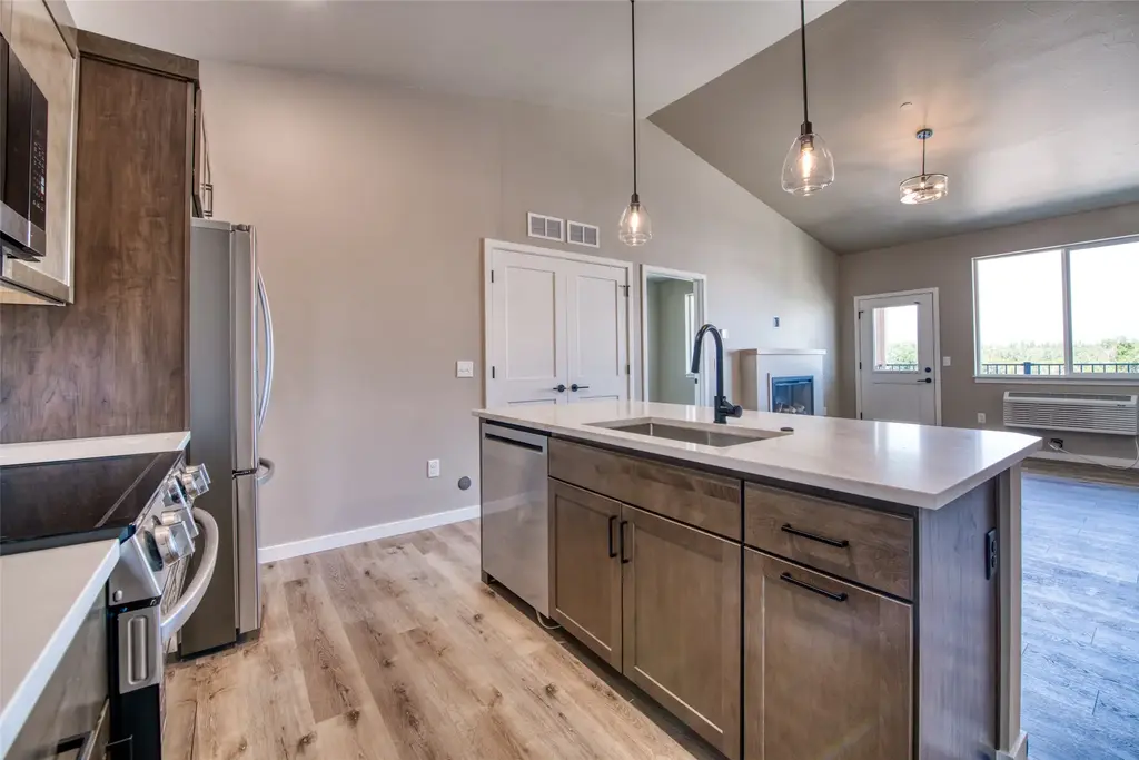 159 Canyon Falls Way 306, Hamilton