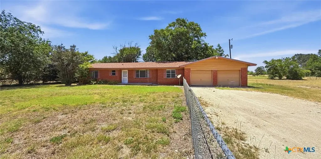 902 S Us Highway 281, Evant