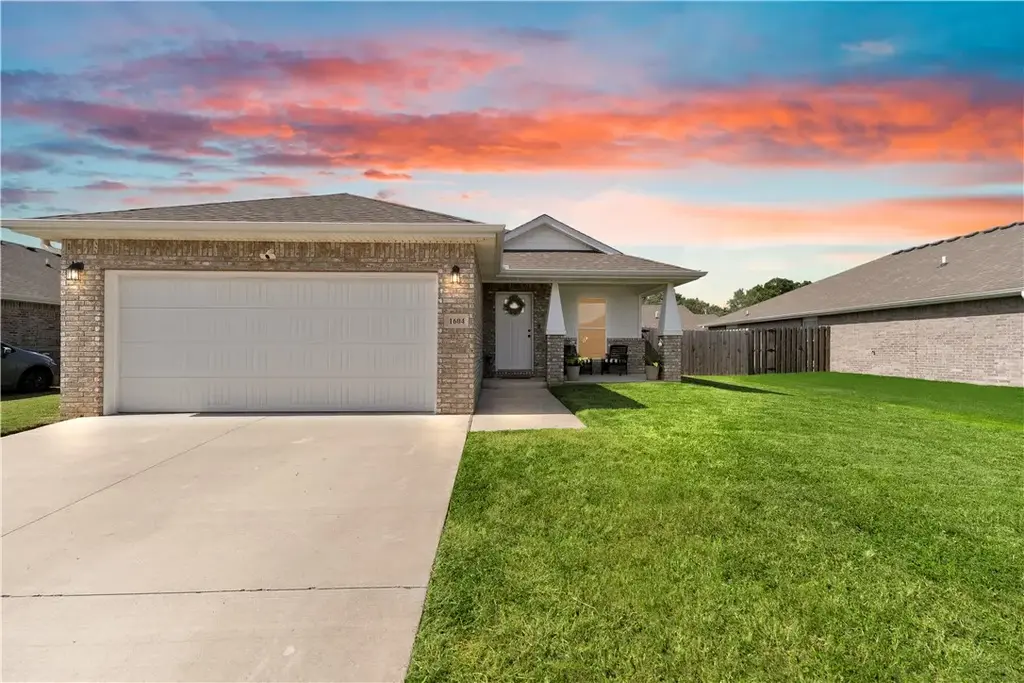 1604 Gracie Street, Gentry