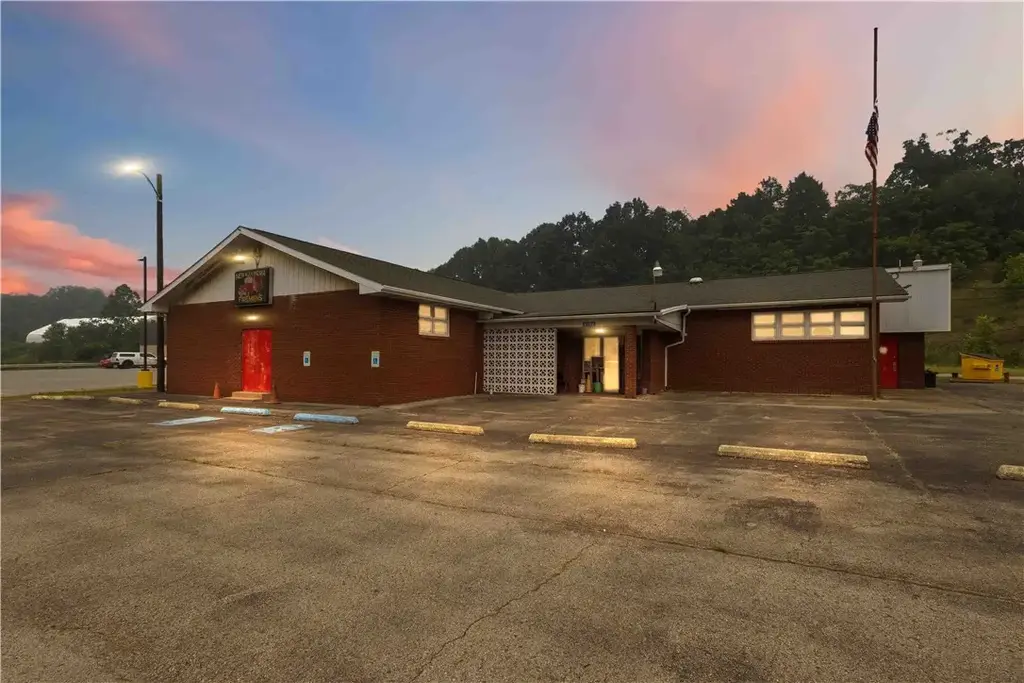 8370 Route 22, New Alexandria