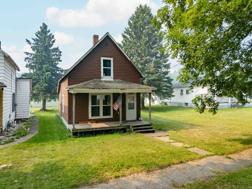 17 Marquette Ave, Crystal Falls