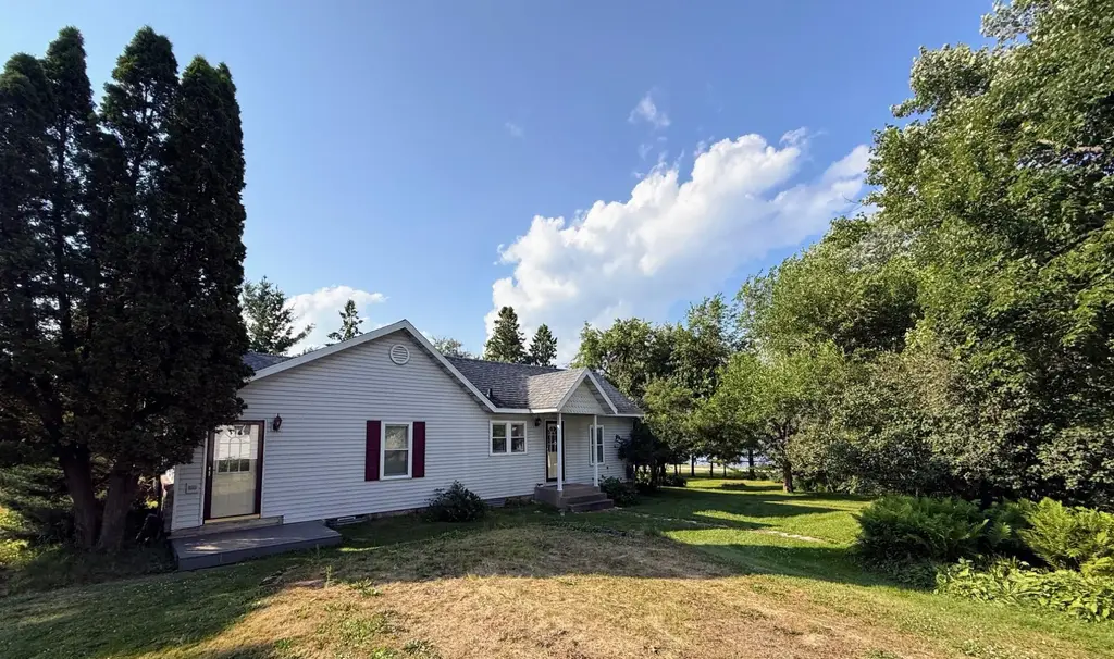 415 Lake Ave S, Phillips