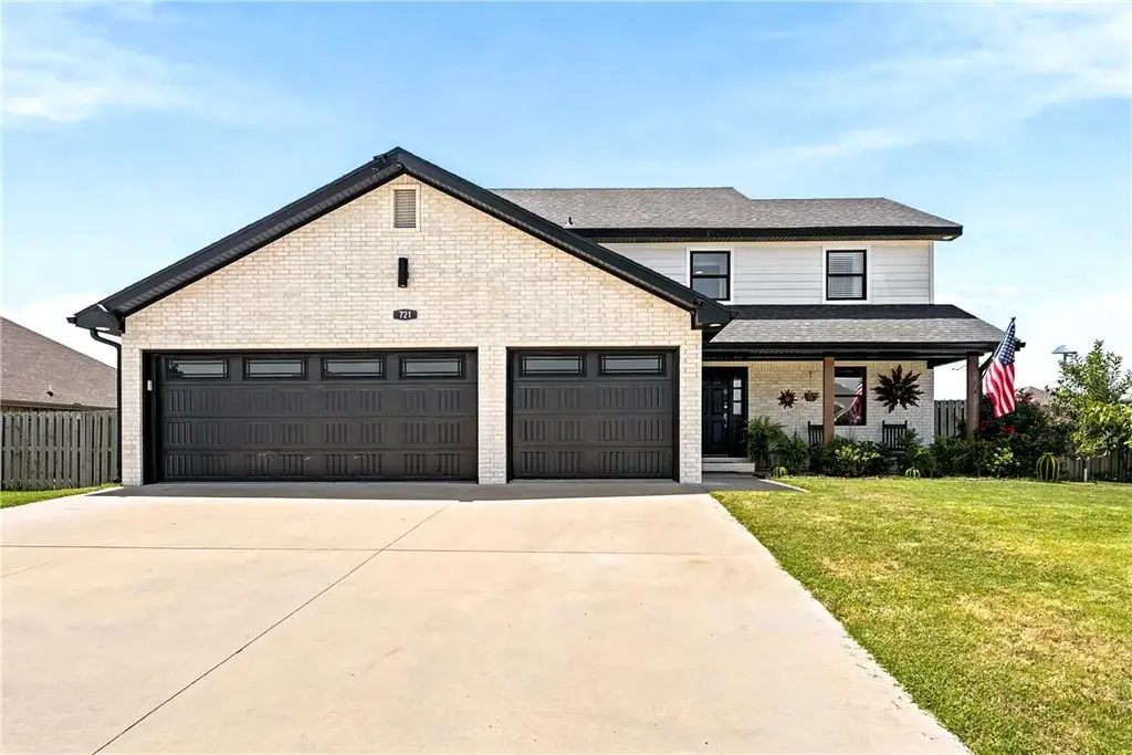 721 Braeburn Court, Bentonville