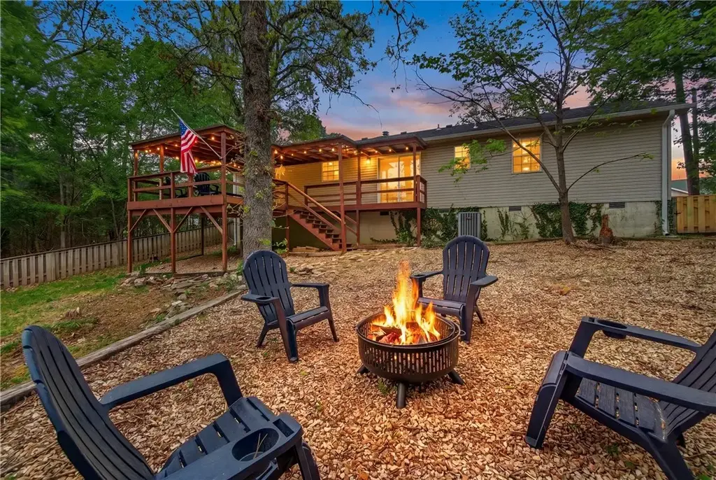 8517 Spruce Drive, Rogers