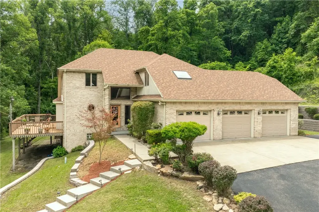 461 And 467 Fan Hollow Road , Menallen