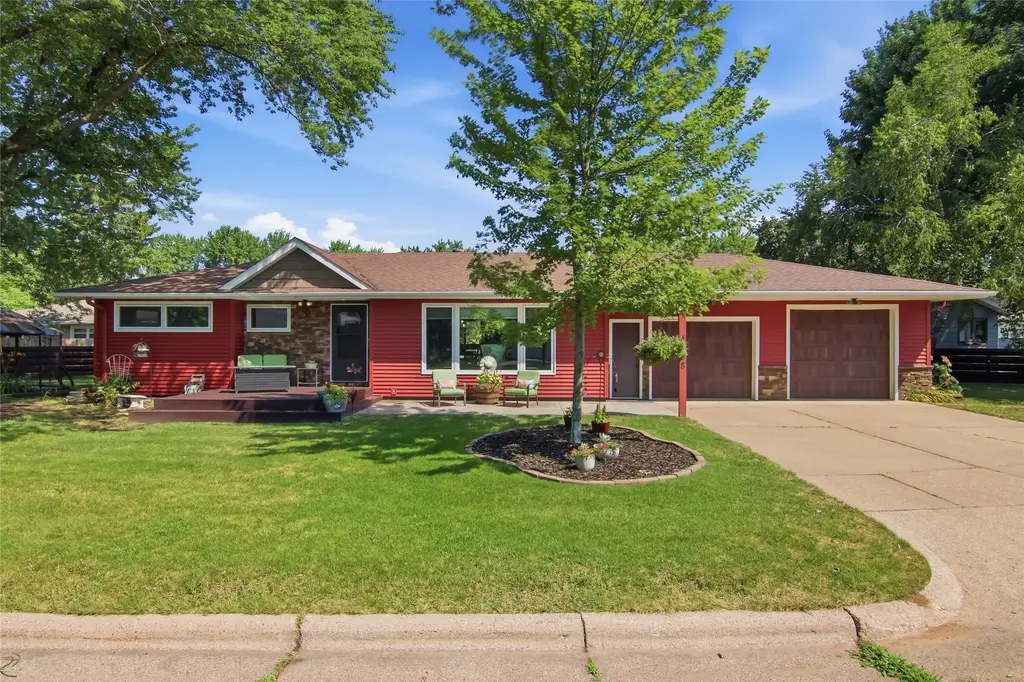 1438 Hilltop Boulevard, Chippewa Falls
