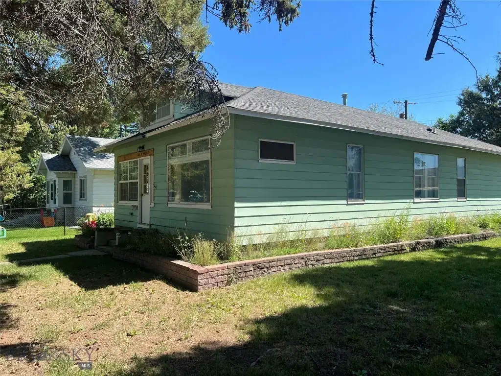 302 N Bridge Street, Twin Bridges