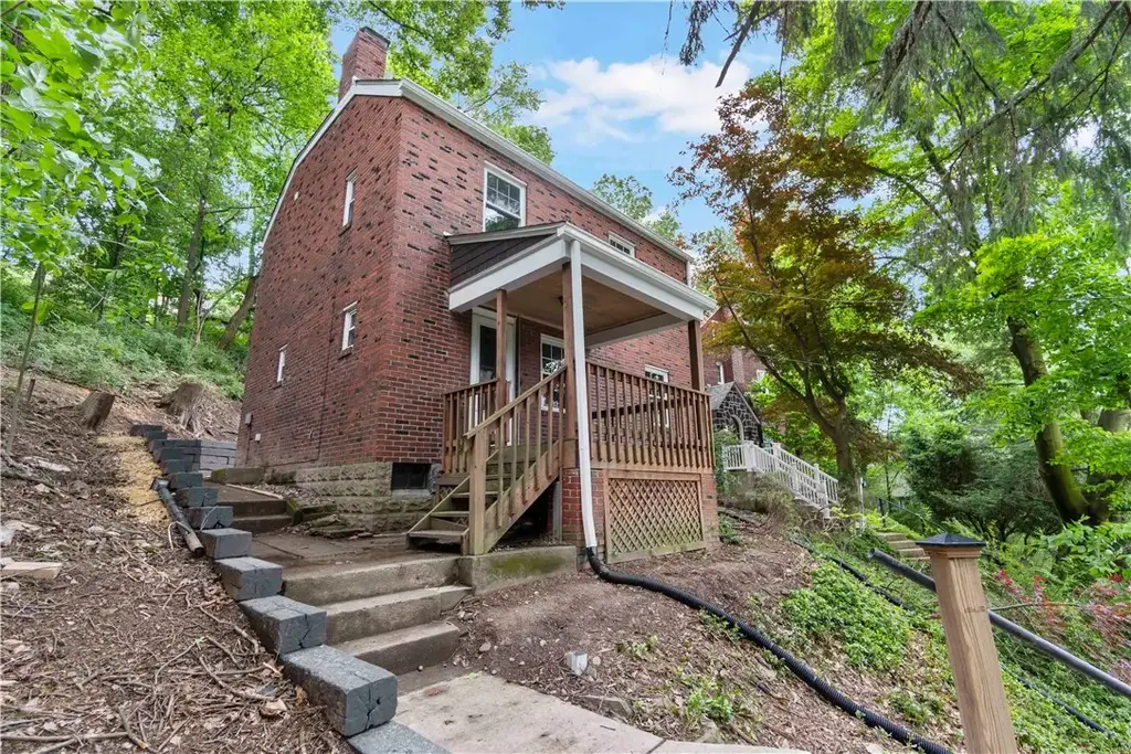 8 Wilkins Road, Forest Hills Boro