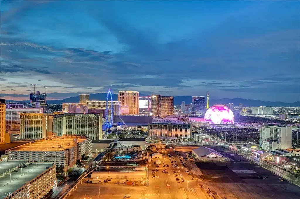 125 E Harmon Avenue 3419 & 3421, Las Vegas