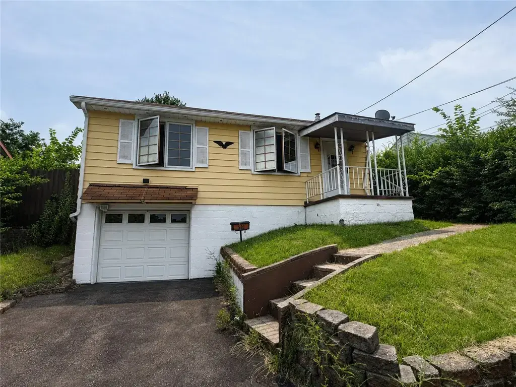 520 Pinehurst Drive , N Versailles