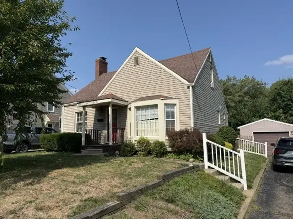 253 Service Avenue , Sharon