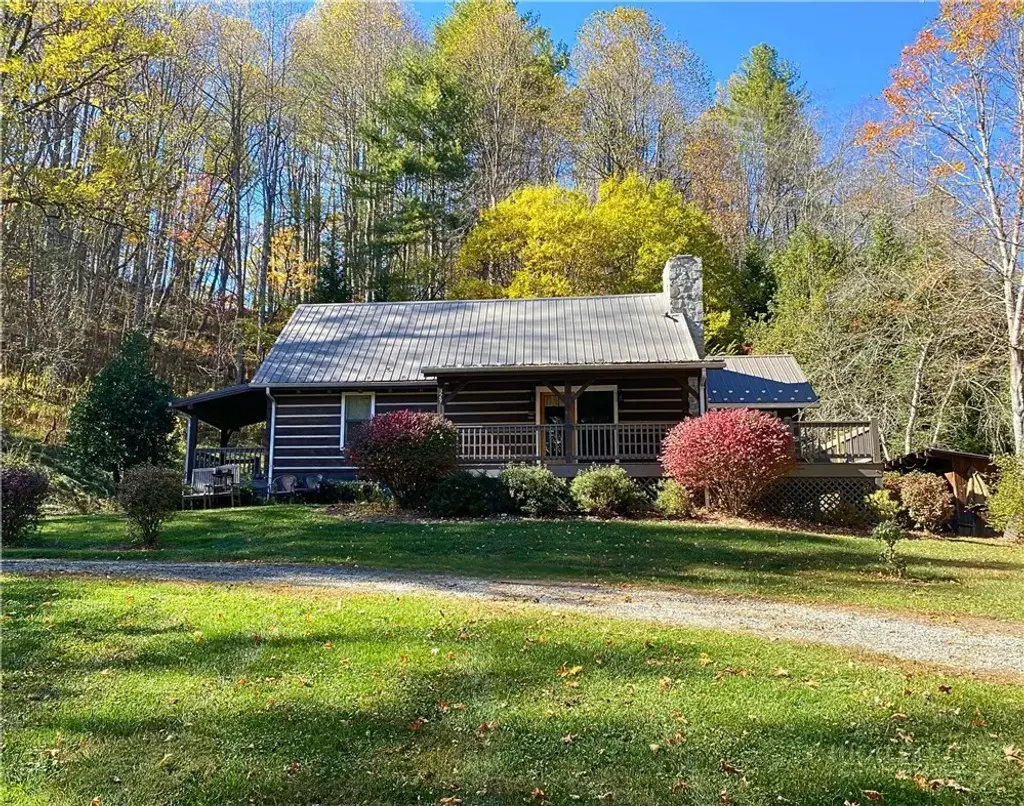 329 Ballous Mill Road, Grassy Creek